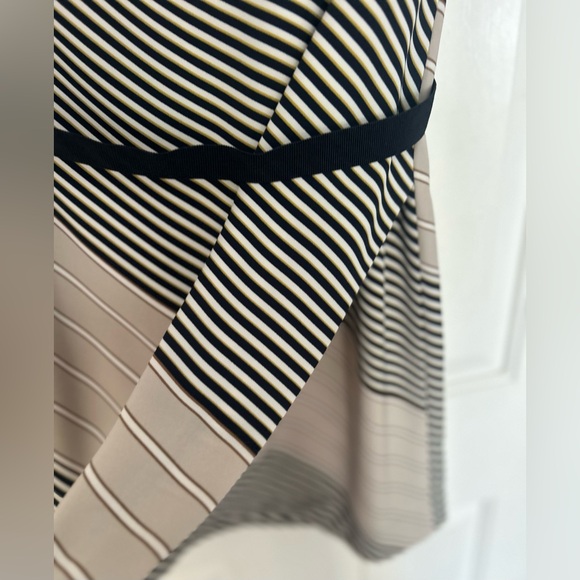 Ann Taylor Black and Tan Asymmetrical Dress. Size 2. EUC. - Picture 2 of 6